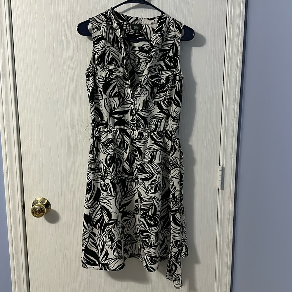 Black and White Floral dress